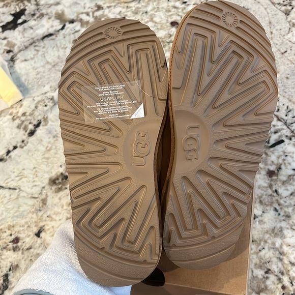 UGG Tasman ll - Picture 3 of 6